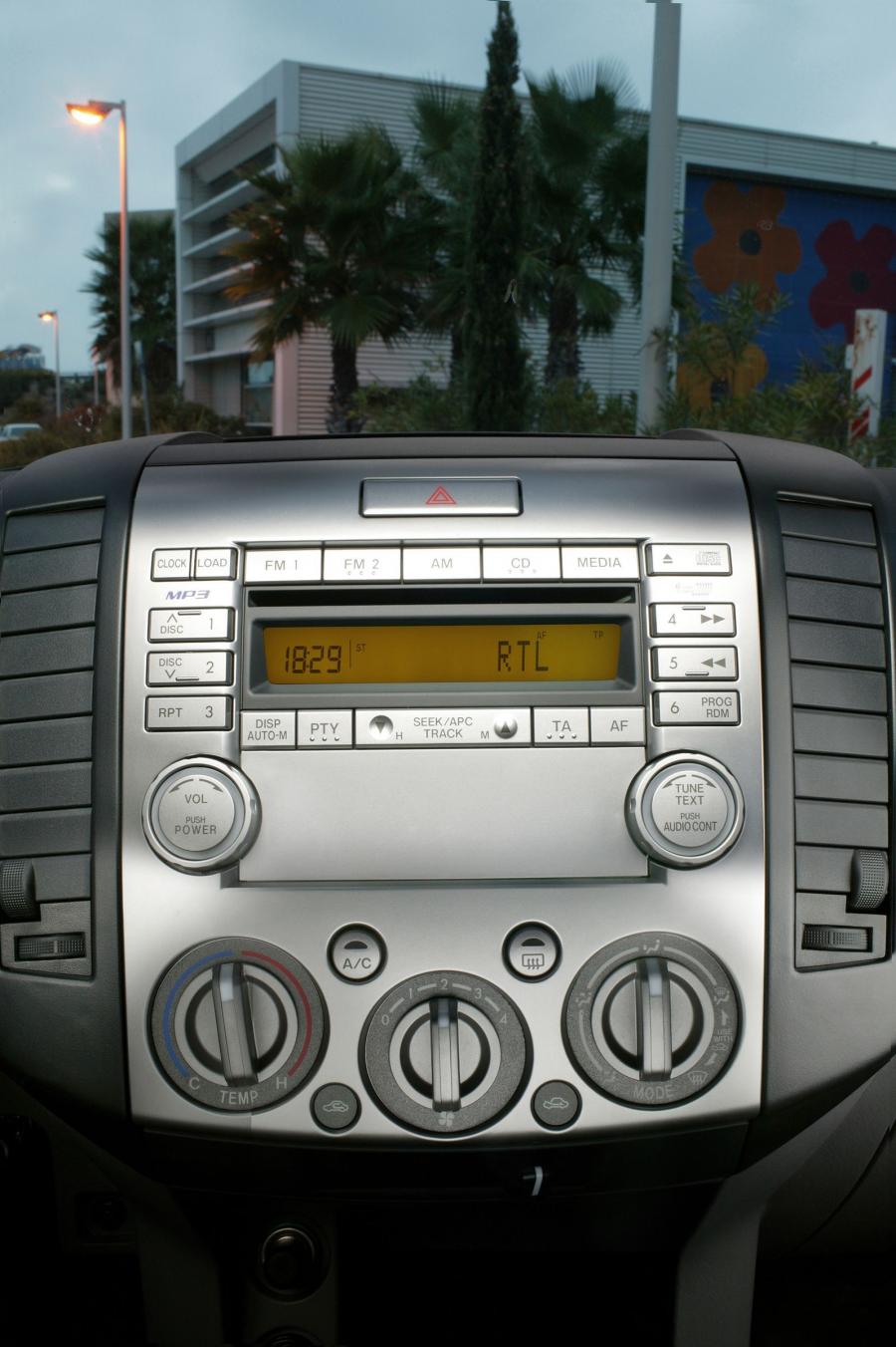  Mazda BT-50 2006 года  (фото 76 из 98)